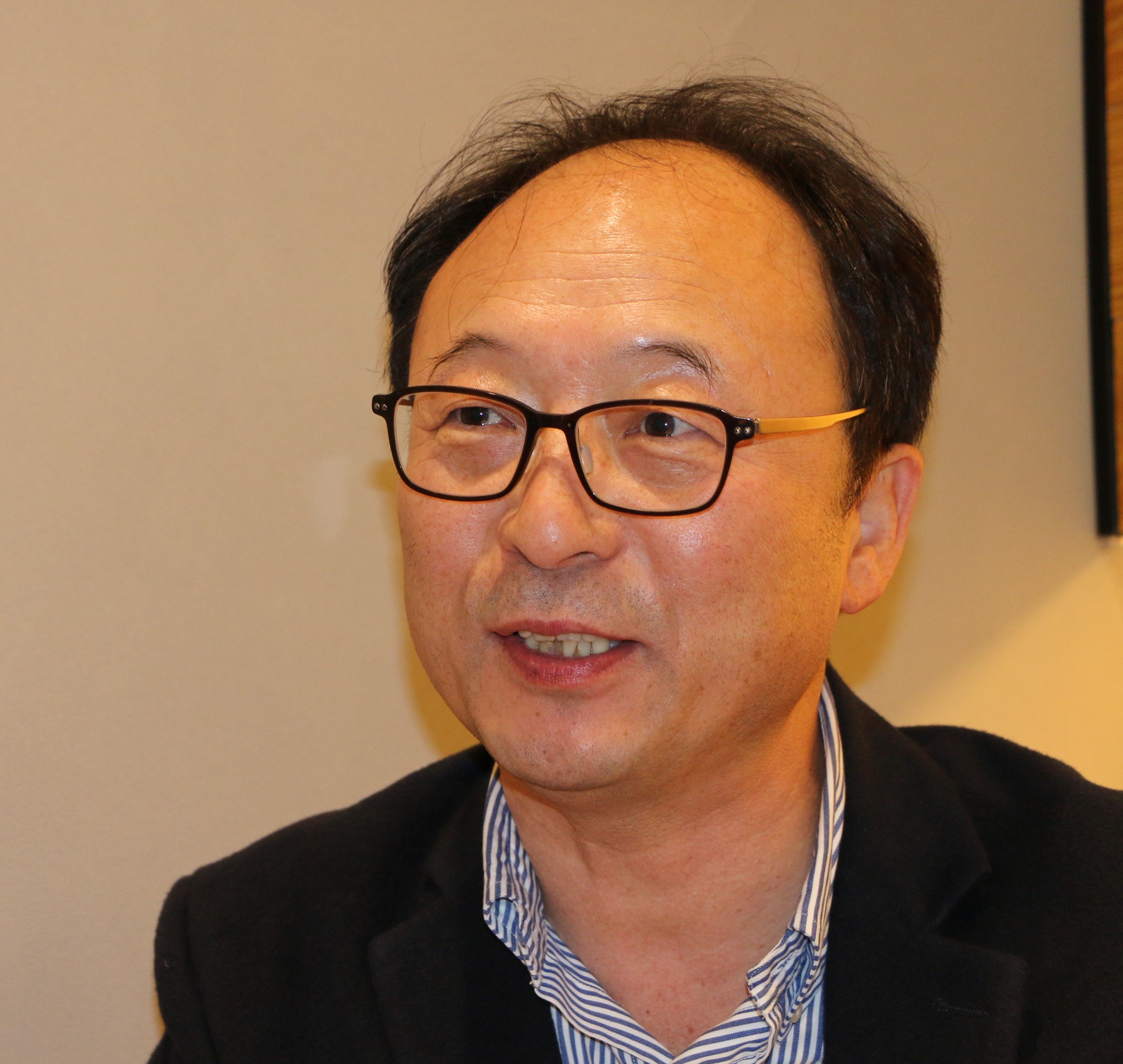 필자